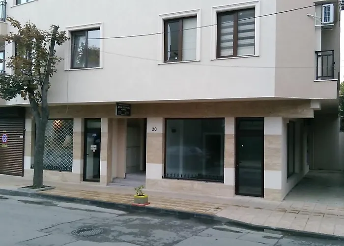 Luxury Neptune Center